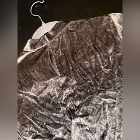 Madewell Women's Large Velvet Cutout Short Sleeve Blouse Size Small EUC - Picture 8 of 10